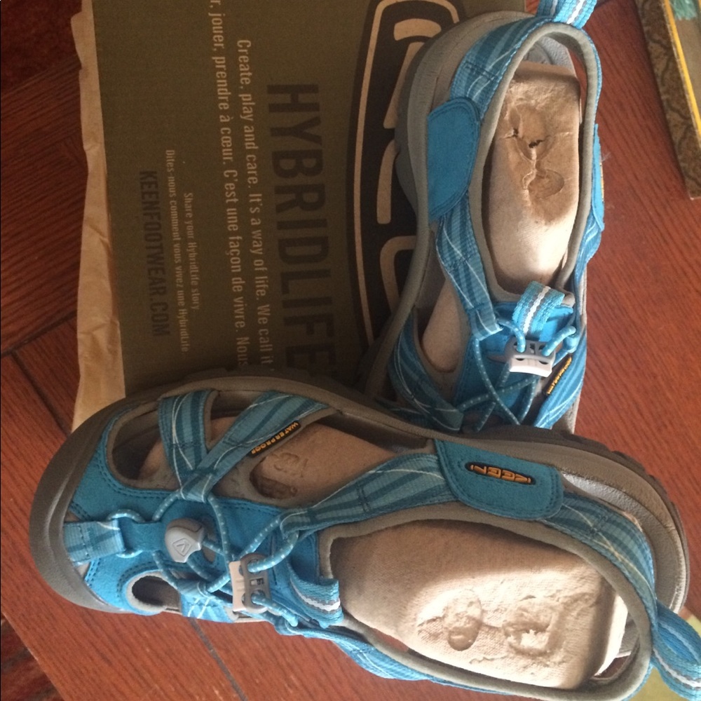 Keen Venice sandals. Hybridlife (good in water).